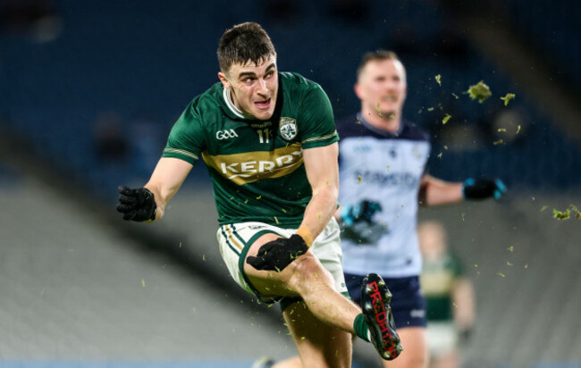 sean-oshea-scores-a-point