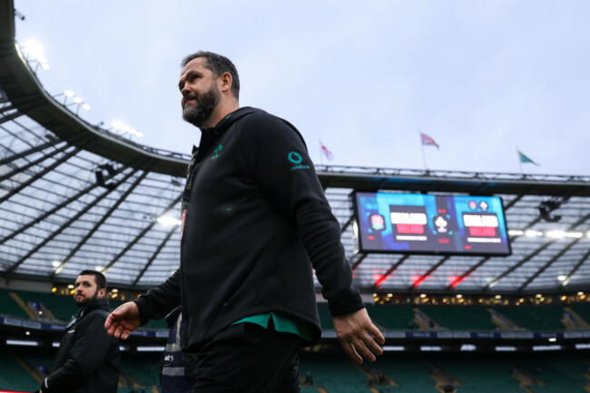 andy-farrell-leaves-the-field-after-the-match