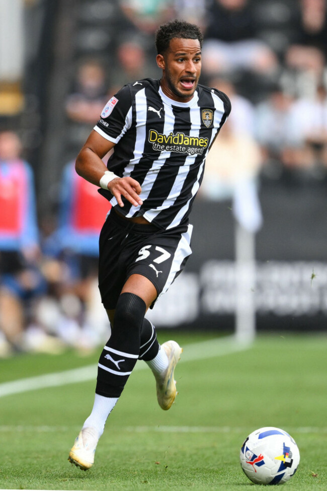 barry-cotter-of-notts-county-runs-with-the-ball-during-the-sky-bet-league-2-match-between-notts-county-and-bromley-at-meadow-lane-nottingham-on-saturday-23rd-august-2025-photo-jon-hobley-mi-news