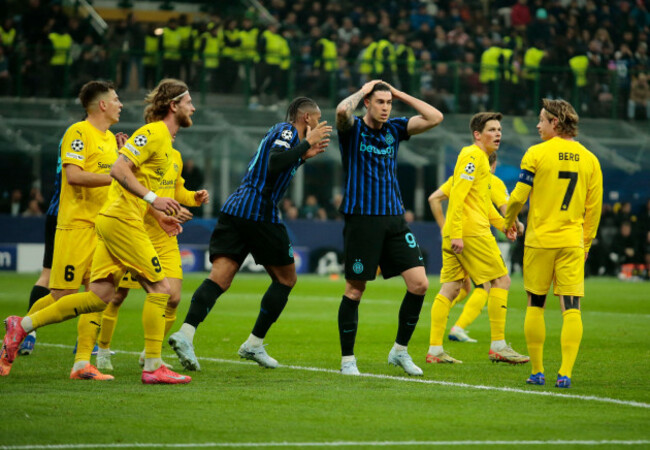 milano-italy-24th-feb-2026-alessandro-bastoni-of-fc-inter-during-the-uefa-champions-league-second-leg-play-off-season-2025-2026-football-match-between-fc-internazionale-milano-v-fotballklubben