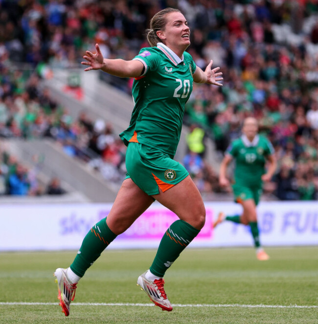 saoirse-noonan-celebrates-scoring-her-sides-first-goal