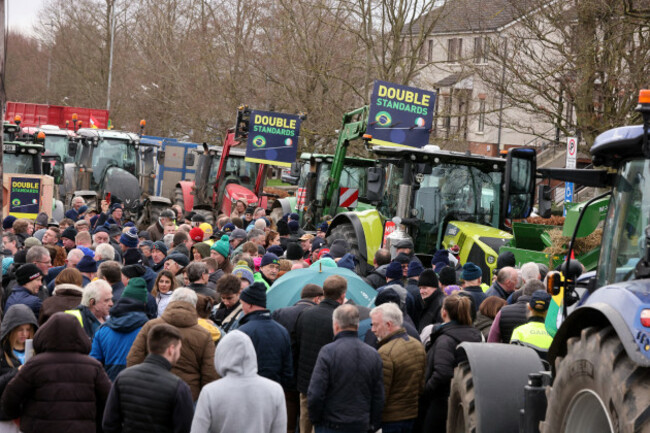 425FA Protest Minister Heydons office_90743853