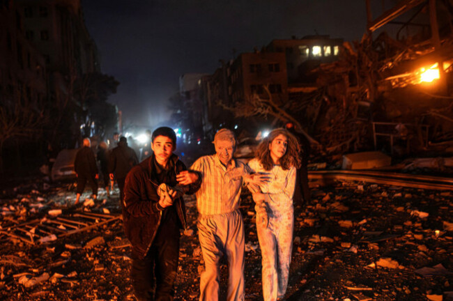 tehran-iran-01st-mar-2026-this-photo-shows-a-scene-following-an-airstrike-on-an-iranian-police-centre-damaging-residential-buildings-around-it-in-niloofar-square-in-central-tehran-on-march-1-2026