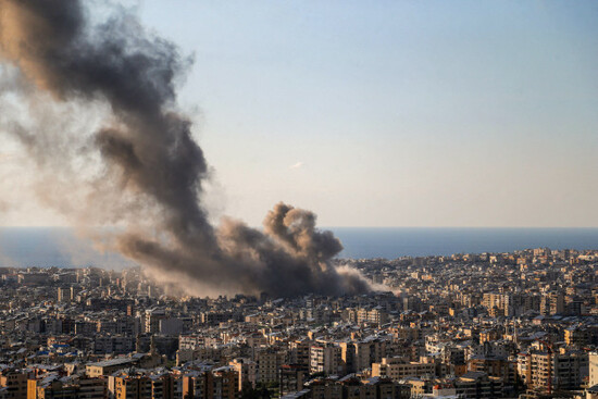 beirut-beirut-lebanon-2nd-mar-2026-black-smoke-billows-following-an-israeli-air-strike-on-burj-al-barajneh-in-beirut-southern-suburb-a-hotbed-for-pro-iranian-hezbollah-israel-raided-qard-al-has