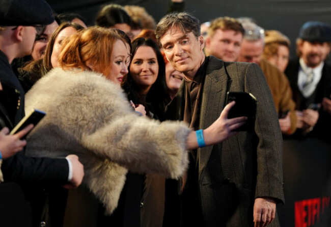 cillian-murphy-poses-for-a-photo-with-a-fan-as-he-attends-the-global-premiere-for-peaky-blinders-the-immortal-man-at-symphony-hall-birmingham-picture-date-monday-march-2-2026