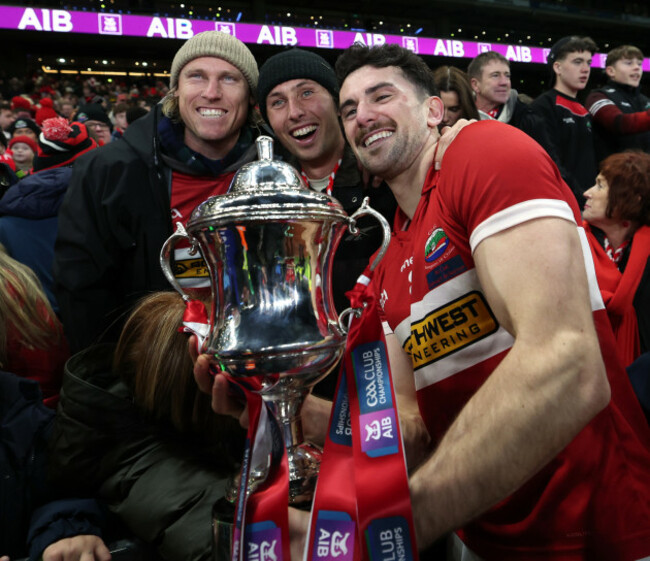 mark-oconnor-celebrates-with-his-geelong-team-mates-mark-blicavs-and-jack-henry