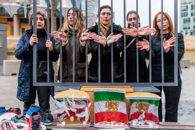 us-embassy-london-uk-31st-january-2026-iranians-joined-former-political-prisoner-nasrin-roshan-outside-the-us-embassy-in-london-to-highlight-the-arrests-and-executions-of-activists-in-iran-rel