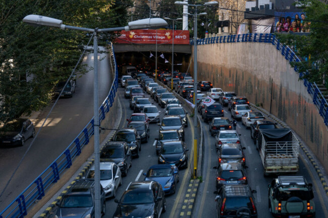 beirut-lebanon-05th-mar-2026-tens-of-thousands-of-lebanese-are-on-the-streets-in-huge-traffic-jams-after-evacuation-order-was-given-by-israeli-army-on-the-southern-suburb-where-hundreds-of-thous