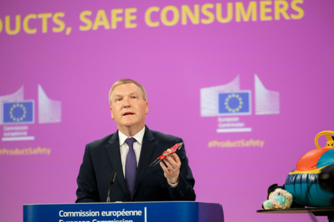 conference-de-presse-de-michael-mcgrath-commissaire-europeen-sur-le-rapport-annuel-du-safety-gate-2025