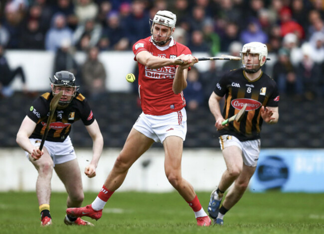 alan-walsh-shoots-at-goal