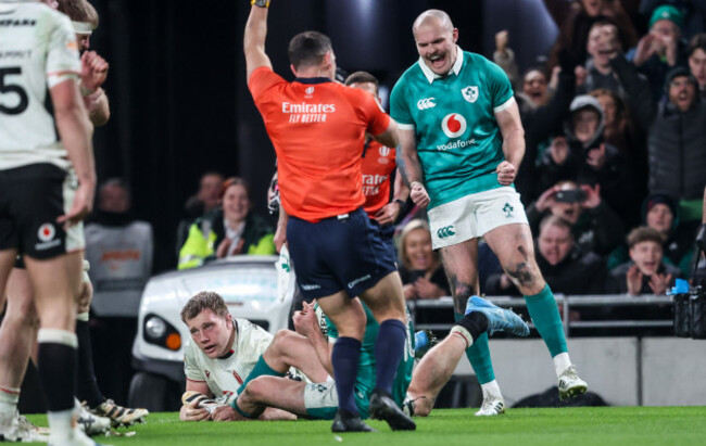 jacob-stockdale-celebrates-after-jack-crowley-scores-his-sides-2nd-try-of-the-match