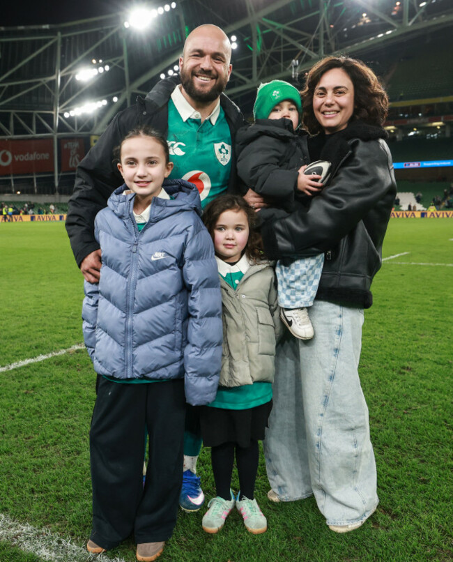 jamison-gibson-park-with-his-family-after-the-match