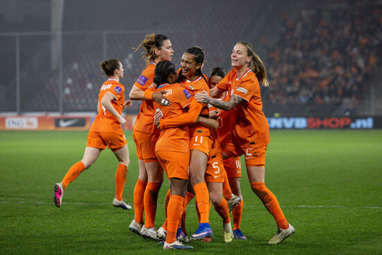 utrecht-the-netherlands-celebrates-the-2-1-goal-by-lineth-beerensteyn-of-the-netherlands-during-the-womens-world-cup-qualifying-match-between-the-netherlands-w-and-ireland-w-at-the-galgenwaard