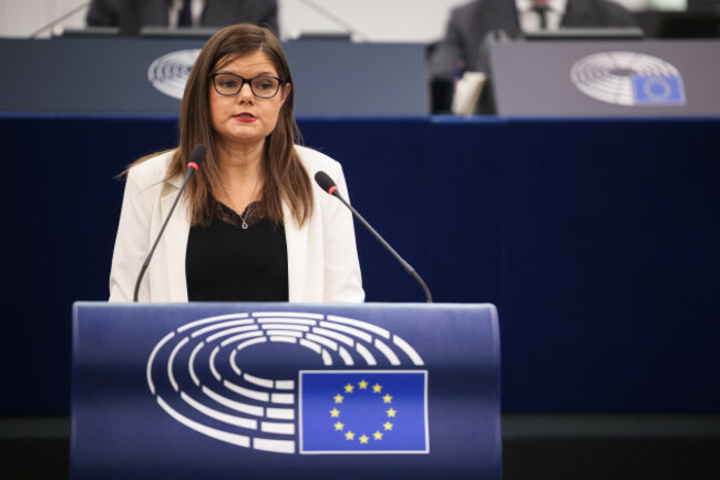 ep-199170a_plenary_12_women