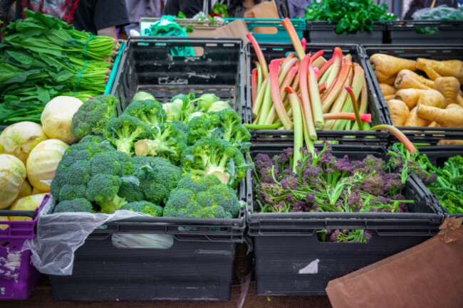 fresh-assorted-vegetables-on-display-at-broadway-market-a-street-market-in-hackney-east-london