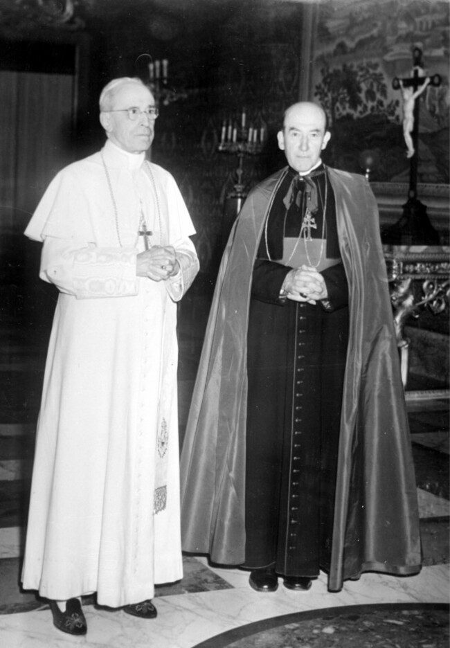 castelgandolfo-italy-the-archbishop-of-dublin-and-primate-of-poland-mons-mcquaid-right-with-pope-pius-xii-at-castelgandolfe-where-the-pope-granted-him-an-audience-15-september-1957
