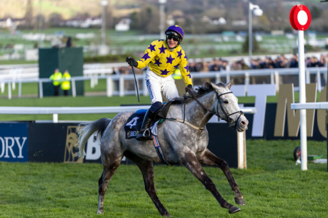 paul-townend-on-il-etait-temps-comes-home-to-win