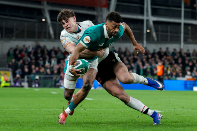 robert-baloucoune-is-tackled-by-eddie-james