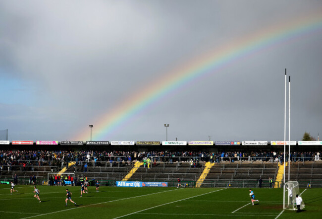 conor-caroll-prepares-to-take-a-kick-out-under-a-rainbow