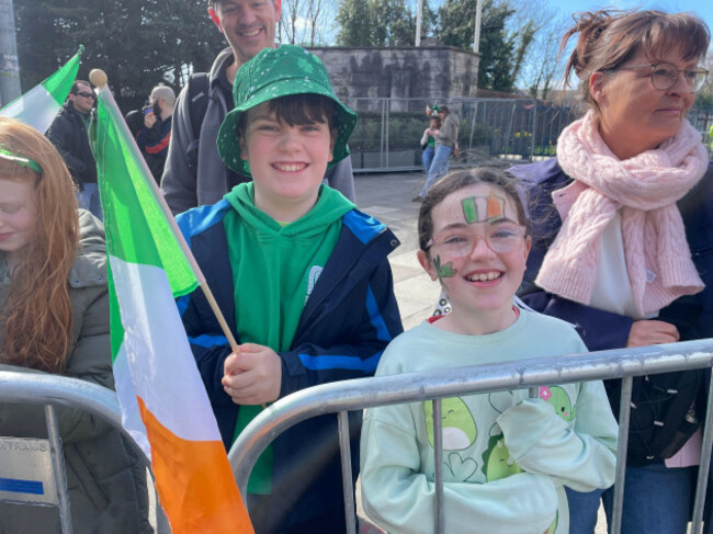 rian-11-and-kelly-9-from-baldoyle-attending-the-st-patricks-day-parade-in-dublin-picture-date-tuesday-march-17-2026