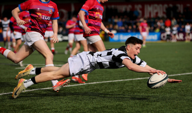 dan-oleary-scores-a-try