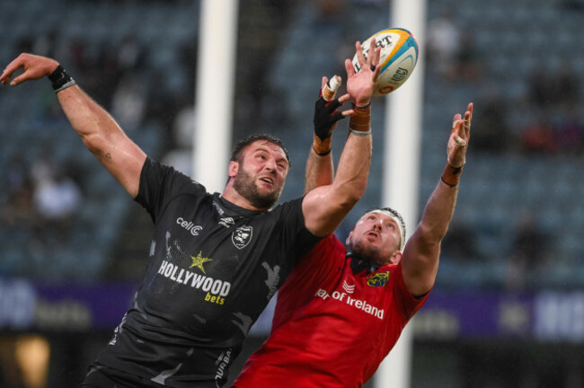 jason-jenkins-and-tom-ahern-contest-for-the-ball