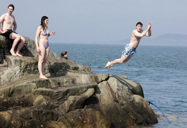 870Sunny Weather_90745144