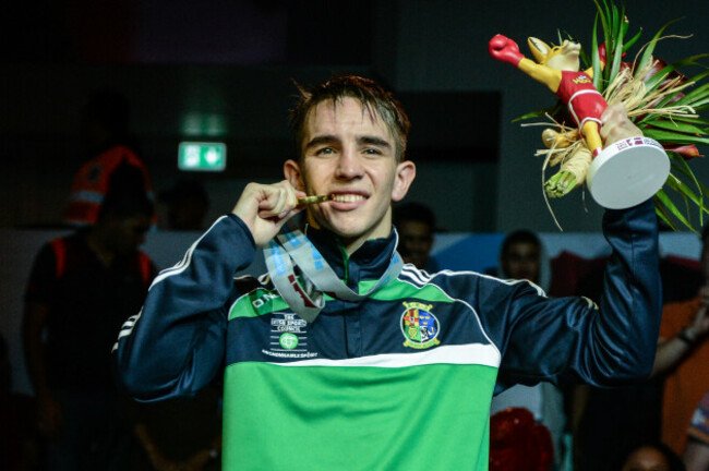 michael-conlan-celebrates-with-his-gold-medal