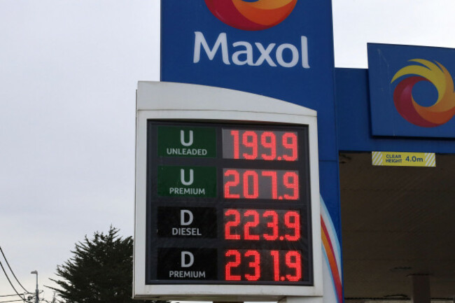 dublin-ireland-23rd-march-2026-price-displays-at-maxol-sallynoggin-filling-station-forecourt-show-a-continuous-rise-in-petrol-and-diesel-prices-since-war-in-iran-began-photo-credit-doreen-kenne