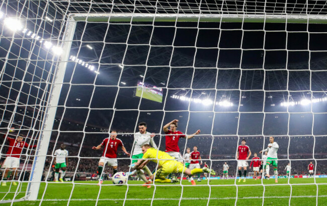 troy-parrott-score-his-sides-third-goal