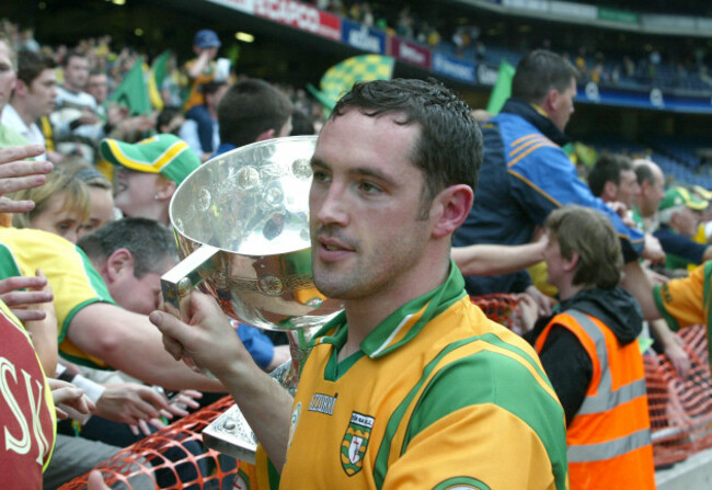 brendan-devenney-parades-the-trophy