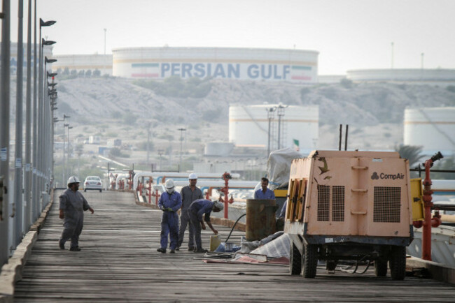 tehran-iran-23rd-feb-2016-iranian-oil-workers-are-seen-on-the-kharg-island-in-the-persian-gulf-southern-iran-on-feb-23-2016-kharg-island-provides-a-sea-port-for-the-export-of-oil-and-extends