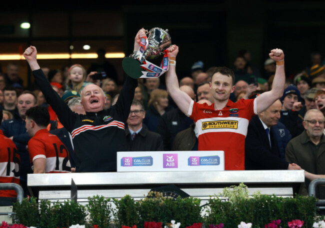 tom-osullivan-celebrates-with-his-father-sean