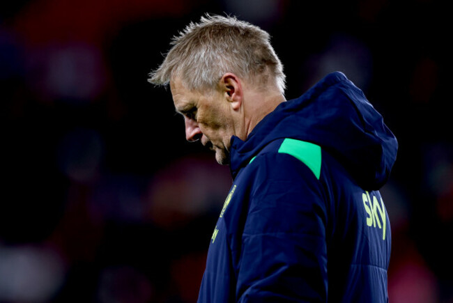 heimir-hallgrimsson-dejected-after-the-match
