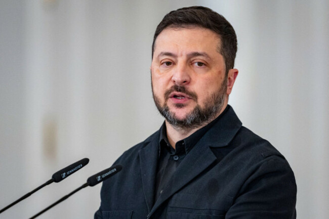 madrid-spain-18th-mar-2026-ukrainian-president-volodymyr-zelensky-is-seen-during-his-official-visit-at-the-headquarters-of-the-spanish-government-in-palacio-de-la-moncloa-credit-image-al
