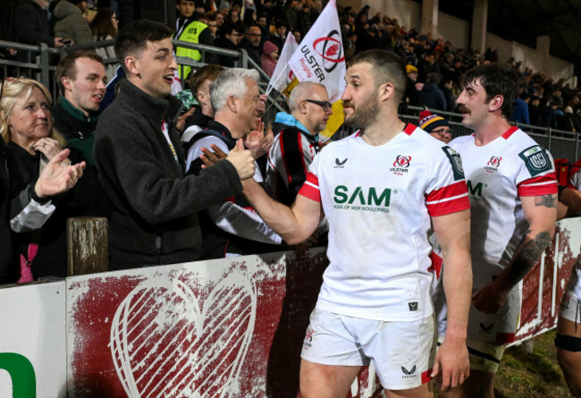 stuart-mccloskey-greets-the-travelling-fans-after-the-match