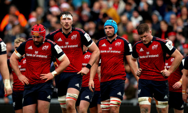 john-hodnett-tom-ahern-tadhg-beirne-and-jack-odonoghue-dejected-after-conceding-a-first-half-try