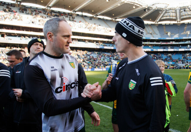 michael-murphy-and-jim-mcguinness-shake-hands-after-the-game