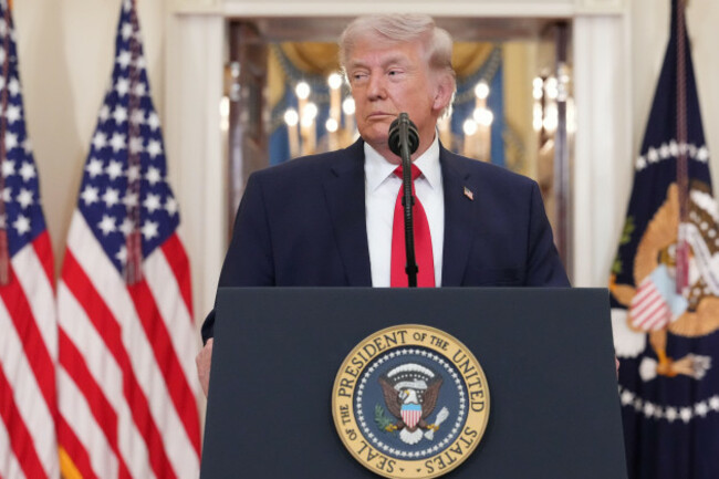 president-donald-trump-pauses-as-he-finishes-speaking-about-the-iran-war-from-the-cross-hall-of-the-white-house-on-wednesday-april-1-2026-in-washington-ap-photoalex-brandon-pool