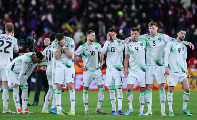 the-ireland-team-dejected-after-losing-to-the-penalty-shootout