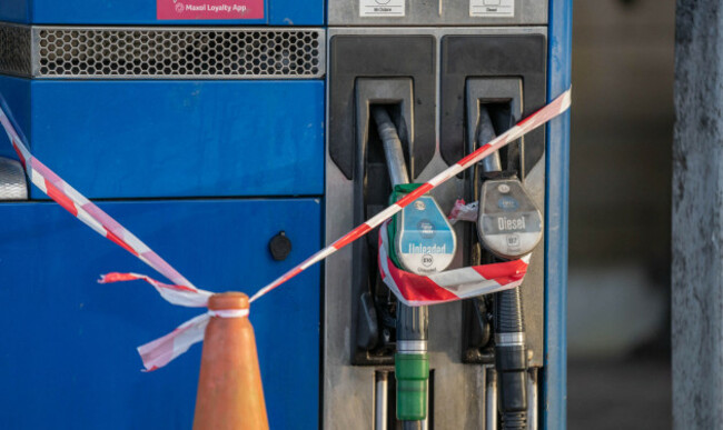 bantry-co-cork-ireland-april-9-2026-a-general-view-of-the-maxol-petrol-station-in-bantry-after-it-ran-out-of-petrol-at-1200-and-diesel-at-1530-amid-nationwide-fuel-protests-disrupting-supply