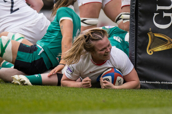 london-uk-11th-apr-2026-london-england-april-11-sarah-bern-england-scores-a-try-during-the-womens-six-nations-match-between-england-and-ireland-at-the-the-den-on-april-11-2026-in-london-en