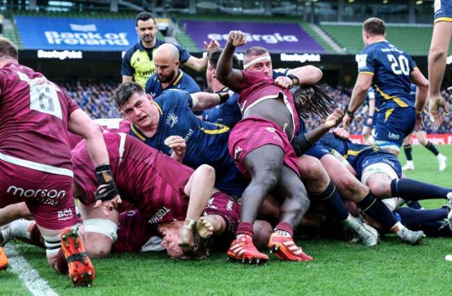 dan-sheehan-during-a-scrum