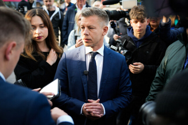 budapest-hungary-12th-apr-2026-opposition-candidate-peter-magyar-speaks-to-members-of-the-media-after-having-voted-in-budapest-hungary-on-12-april-2026-photo-by-jaap-arrienssipa-usa-credit