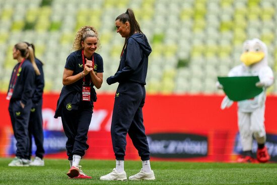 leanne-kiernan-and-maria-reynolds-during-the-pitch-inspection