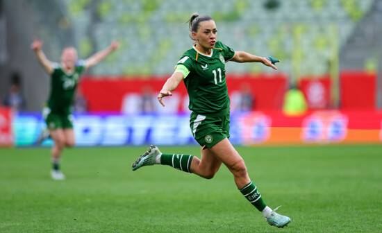 katie-mccabe-celebrates-after-she-scores-her-sides-2nd-goal-of-the-match