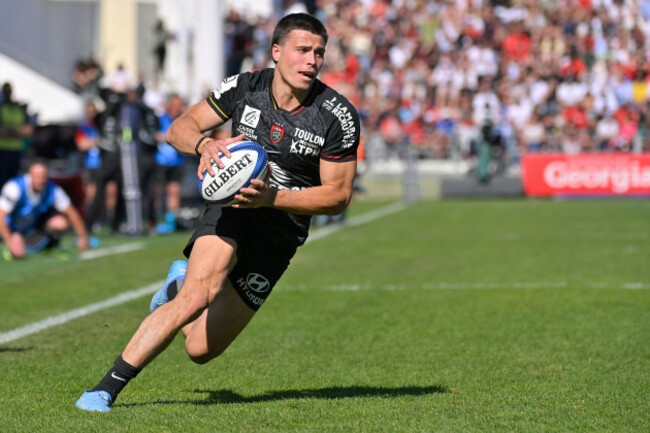 gael-drean-runs-in-to-score-his-sides-second-try-of-the-match