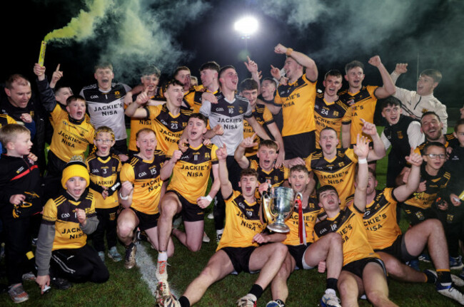 loughmacrory-team-celebrate