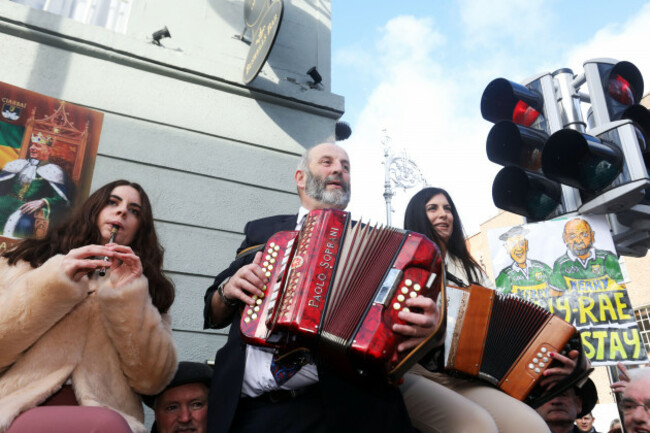 dublin-ireland-20th-feb-2020-election-2020-first-day-of-the-33rd-dail-danny-healy-rae-with-accordian-relelected-as-a-tdby-the-people-of-kerry-sings-and-plays-music-with-members-of-his-fam