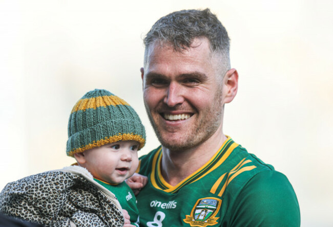 bryan-menton-with-his-daughter-meabh-after-the-game